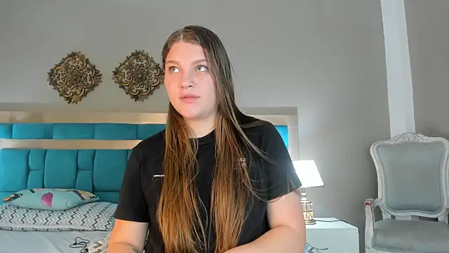 Snapshot of LiiaVelvet chatting on December 17, 2025, 2:05 am LiiaVelvet online show from December 17, 2025, 2:05 am