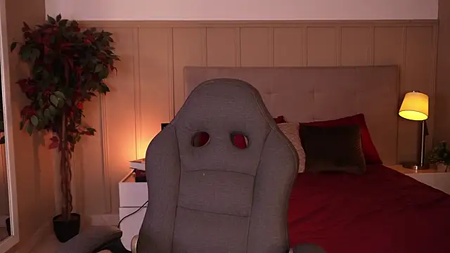 melaniebrett online show from February 28, 2026, 7:46 pm