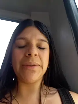 Snapshot of Layla-daring chatting on May 12, 2026, 8:04 pm Layla-daring online show from May 12, 2026, 8:04 pm