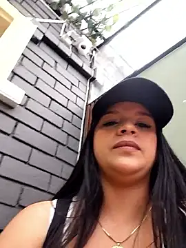 Snapshot of Layla-daring chatting on May 1, 2026, 6:35 pm Layla-daring online show from May 1, 2026, 6:35 pm