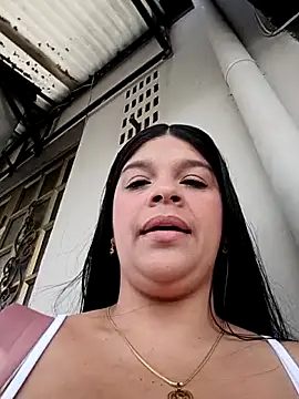 Snapshot of Layla-daring chatting on March 2, 2026, 8:05 pm Layla-daring online show from March 2, 2026, 8:05 pm