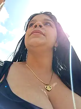 Snapshot of Layla-daring chatting on December 2, 2025, 6:20 pm Layla-daring online show from December 2, 2025, 6:20 pm