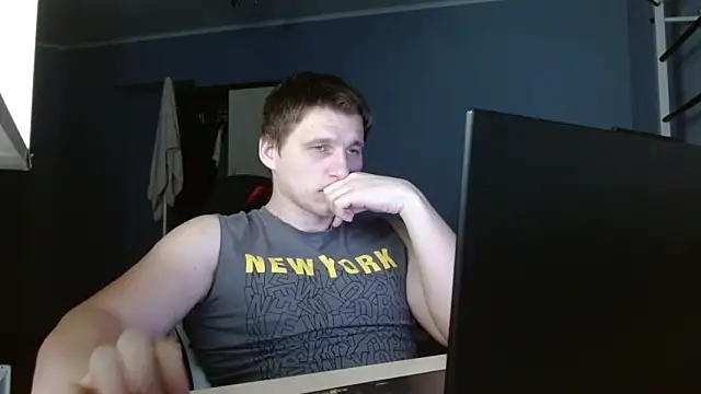 Snapshot of Poliglotjoe1 chatting on February 15, 2026, 1:39 am Poliglotjoe1 online show from February 15, 2026, 1:39 am