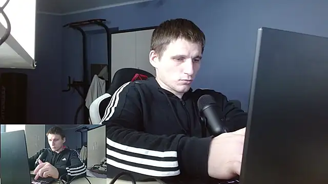 Snapshot of Poliglotjoe1 chatting on February 1, 2026, 2:59 pm Poliglotjoe1 online show from February 1, 2026, 2:59 pm