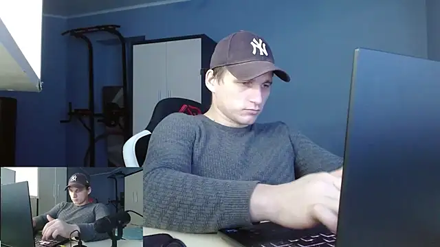 Snapshot of Poliglotjoe1 chatting on February 4, 2026, 11:27 am Poliglotjoe1 online show from February 4, 2026, 11:27 am