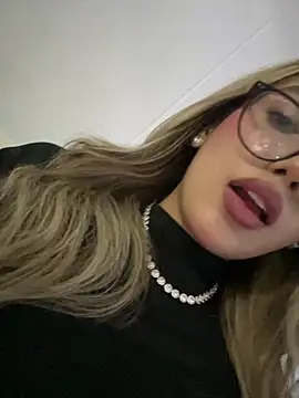 saliha pinky  online show from December 21, 2025, 1:41 am