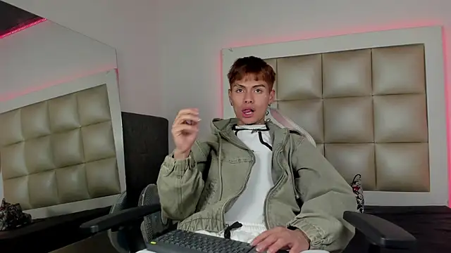 damian js online show from November 20, 2025, 4:13 am