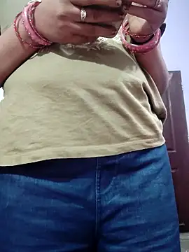 yamunna647 online show from January 17, 2026, 3:32 am