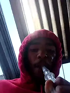 Eezxxx online show from December 21, 2025, 5:14 pm