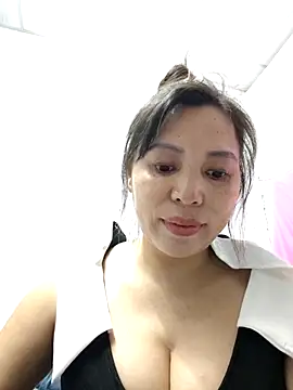 Snapshot of akura-03 chatting on November 27, 2025, 3:23 pm akura-03 online show from November 27, 2025, 3:23 pm