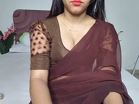 Snapshot of Husan-e-Jasmine chatting on February 17, 2026, 6:27 pm Husan-e-Jasmine online show from February 17, 2026, 6:27 pm