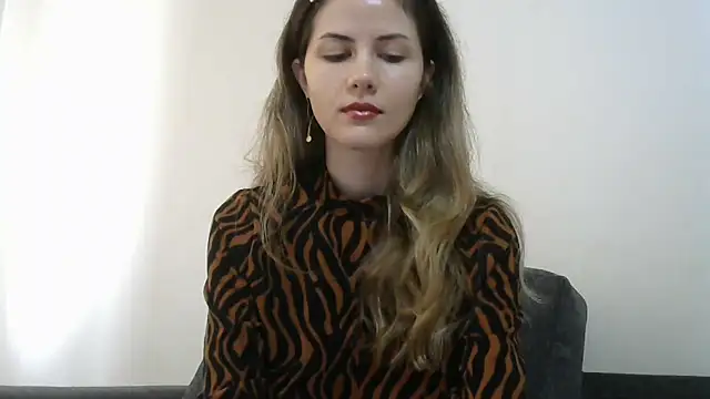 Erii18 online show from December 18, 2025, 12:42 pm