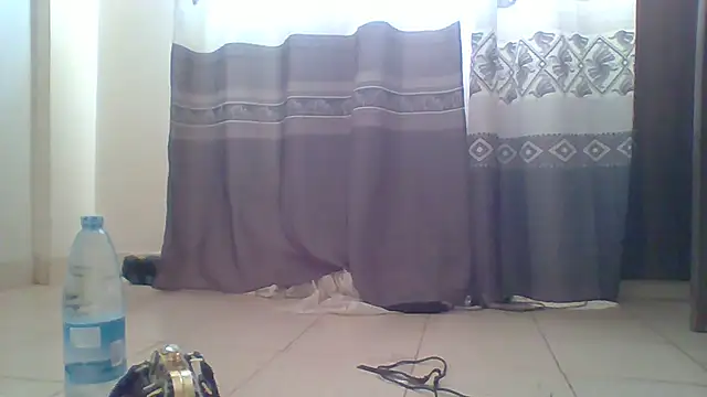 Snapshot of BellaStormi chatting on November 29, 2025, 4:12 am BellaStormi online show from November 29, 2025, 4:12 am