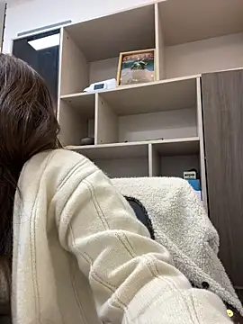 GYYoo online show from December 19, 2025, 6:05 am