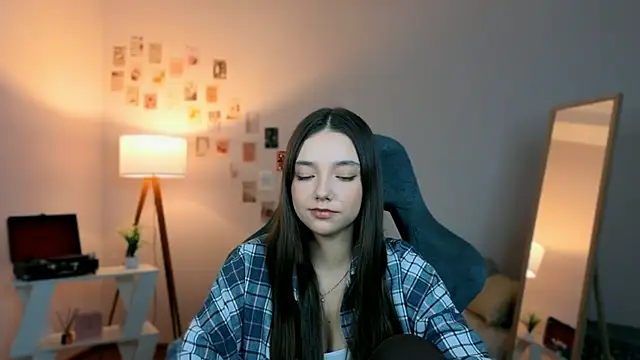 Vexorine online show from April 17, 2026, 7:17 pm