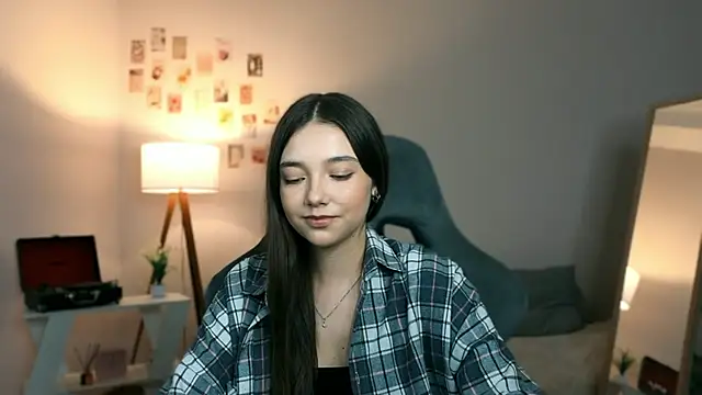 Vexorine online show from April 12, 2026, 7:28 pm