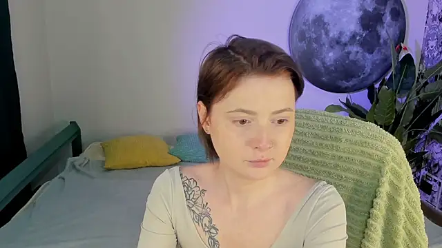 Snapshot of LaylaCookies_ chatting on December 2, 2025, 5:53 am LaylaCookies online show from December 2, 2025, 5:53 am