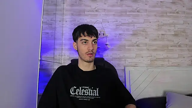 Emir Ozan  online show from February 9, 2026, 6:17 pm