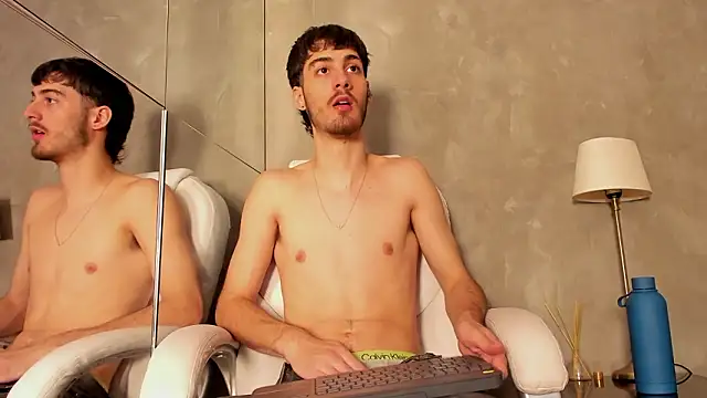 Emir Ozan  online show from March 3, 2026, 7:32 pm