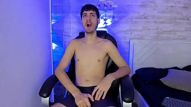 Emir Ozan  online show from December 18, 2025, 11:36 am