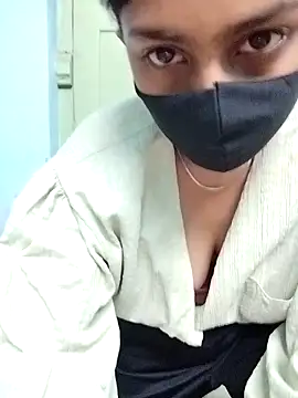 Snapshot of Miss_tinaaa chatting on November 26, 2025, 10:37 am Miss tinaaa online show from November 26, 2025, 10:37 am