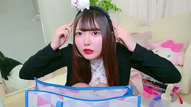 Snapshot of _Sakura_F chatting on May 18, 2026, 1:05 pm Sakura F online show from May 18, 2026, 1:05 pm