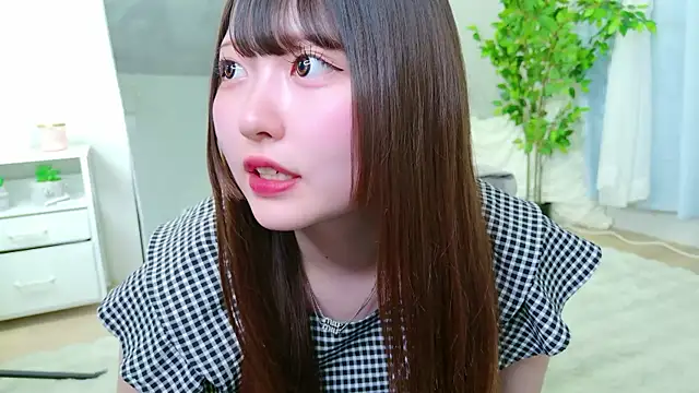  Sakura F online show from April 17, 2026, 5:49 pm