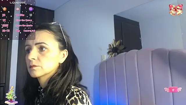 Juliana  lx online show from December 22, 2025, 1:55 pm