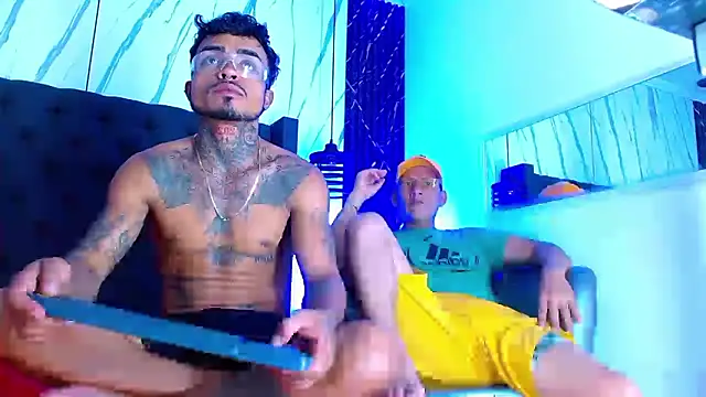 Hot Latino x online show from December 15, 2025, 7:20 pm