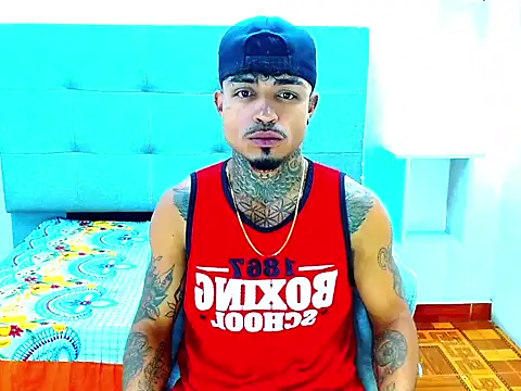 Hot Latino x online show from February 12, 2026, 12:38 pm