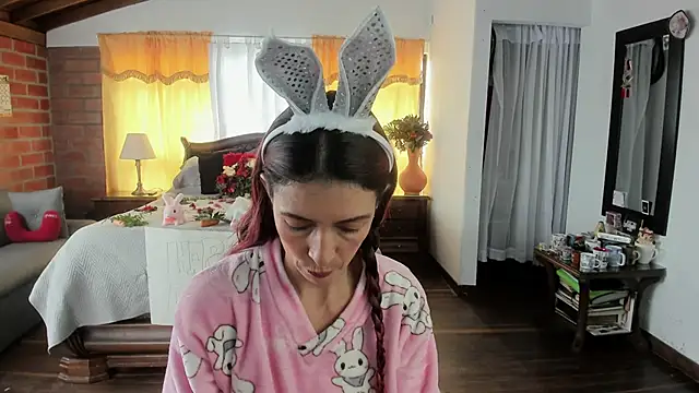 Charlotte-Willson online show from April 6, 2026, 3:57 pm