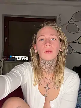 Antoniia69 online show from November 26, 2025, 5:13 pm