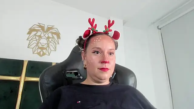 Snapshot of Sophiie_Rouse_ chatting on December 2, 2025, 2:34 am Sophiie Rouse online show from December 2, 2025, 2:34 am