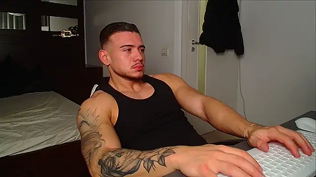 ElijahThorne online show from November 28, 2025, 5:40 am