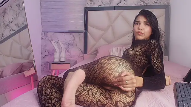 Snapshot of lili_jhonson chatting on February 4, 2026, 11:49 am lili jhonson online show from February 4, 2026, 11:49 am