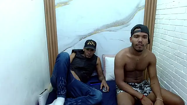 Straight latinX online show from November 30, 2025, 8:42 pm