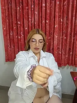 Snapshot of mila_curvy chatting on February 5, 2026, 6:31 am mila curvy online show from February 5, 2026, 6:31 am