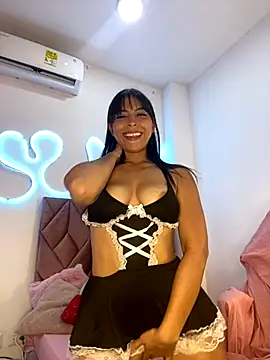 sophiaa  1 online show from November 29, 2025, 1:17 am