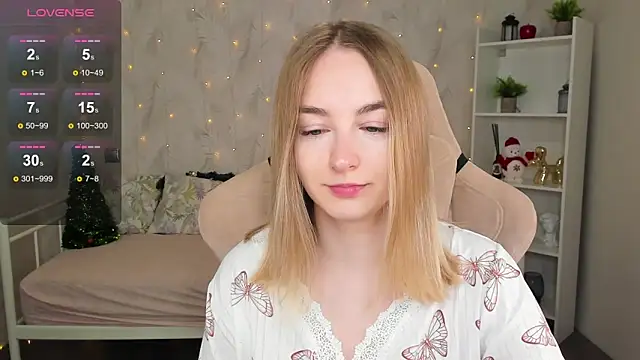 Snapshot of Shy_Polly chatting on January 6, 2026, 12:03 am Shy Polly online show from January 6, 2026, 12:03 am