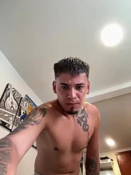 1Panini21 online show from April 3, 2026, 5:52 pm