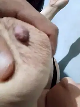 Snapshot of paoandjoe1010 chatting on November 22, 2025, 11:42 am paoandjoe1010 online show from November 22, 2025, 11:42 am