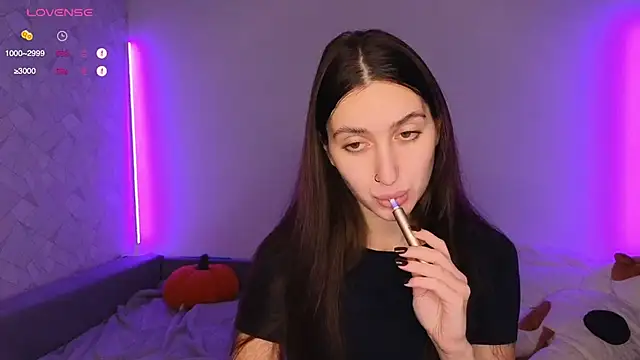 Snapshot of KikkyMi chatting on November 28, 2025, 8:20 pm KikkyMi online show from November 28, 2025, 8:20 pm