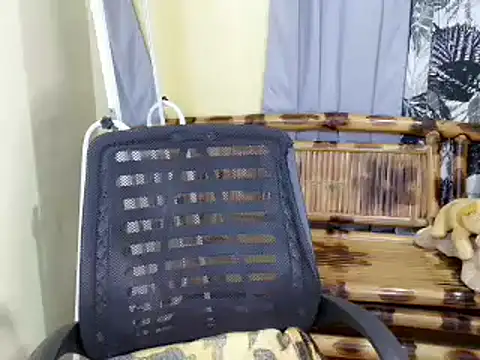 lovelyxmorena online show from March 23, 2026, 10:37 am