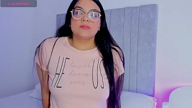 Snapshot of ScarlettWhitmore chatting on November 26, 2025, 4:23 am ScarlettWhitmore online show from November 26, 2025, 4:23 am