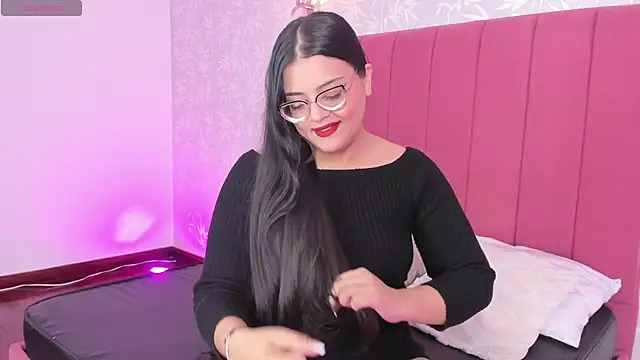 Snapshot of ScarlettWhitmore chatting on November 22, 2025, 4:11 am ScarlettWhitmore online show from November 22, 2025, 4:11 am