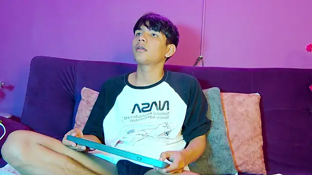 Liam Sinclair online show from February 9, 2026, 7:34 pm