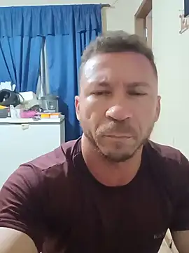 RobertoLuiz84 online show from July 18, 2026, 11:35 pm