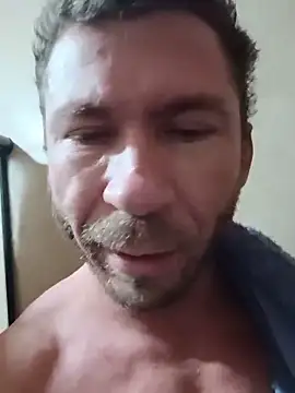 RobertoLuiz84 online show from May 19, 2026, 1:56 am