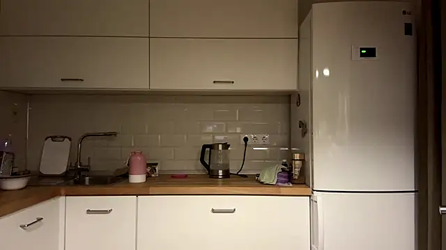 ElfriedaZwack online show from January 18, 2026, 5:16 pm