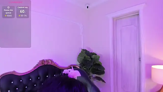 AngeliRouse online show from December 1, 2025, 8:10 pm